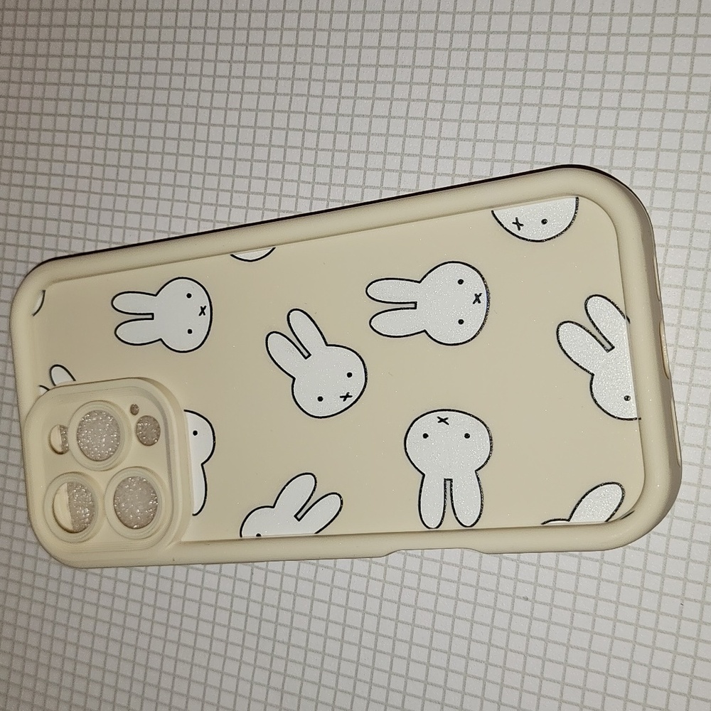 Brand new Apple IPhone 16 Pro Max Miffy  Silicone Phone case